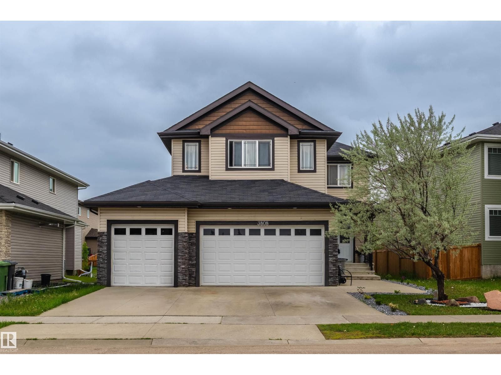 3808 TRIOMPHE BV