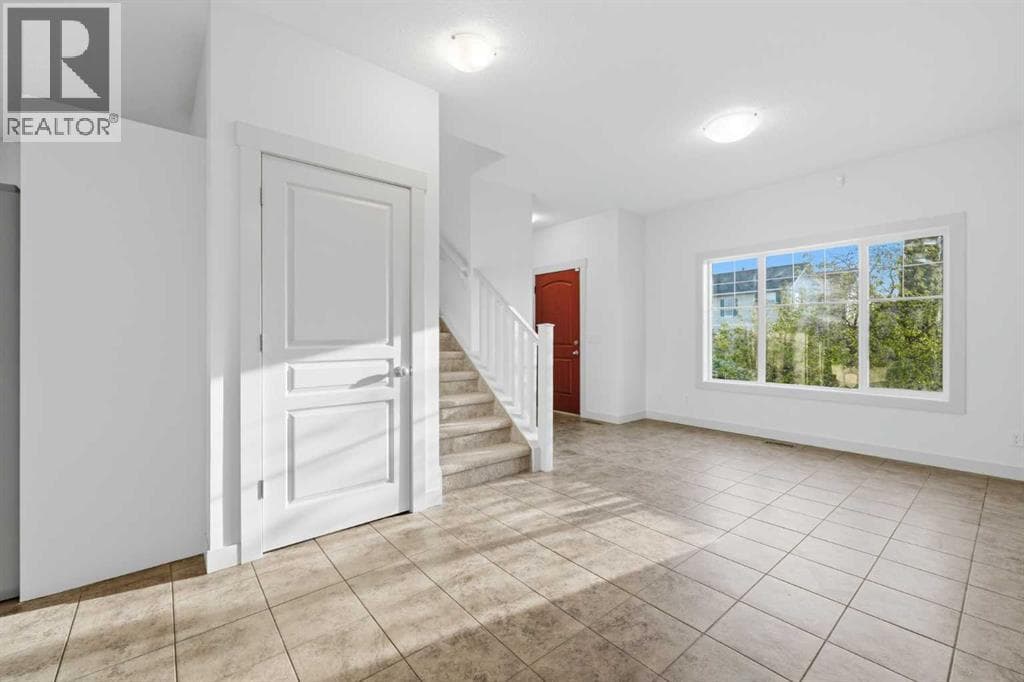 151 Royal Oak Drive NW — photo 5