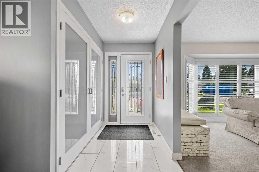 32 Lake Crimson Close SE — photo 5