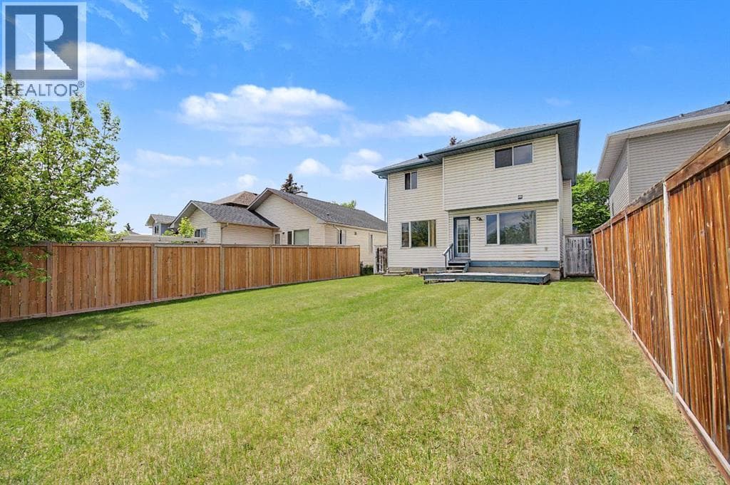 826 Coventry Drive NE — photo 3