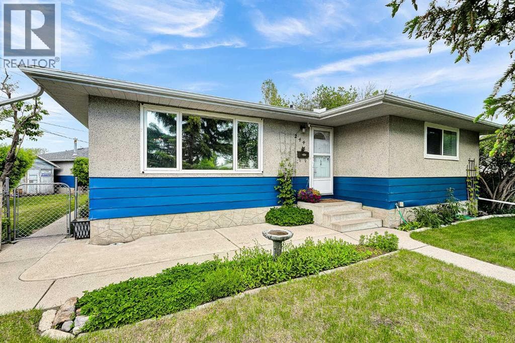 244 Travis Place NE — photo 2