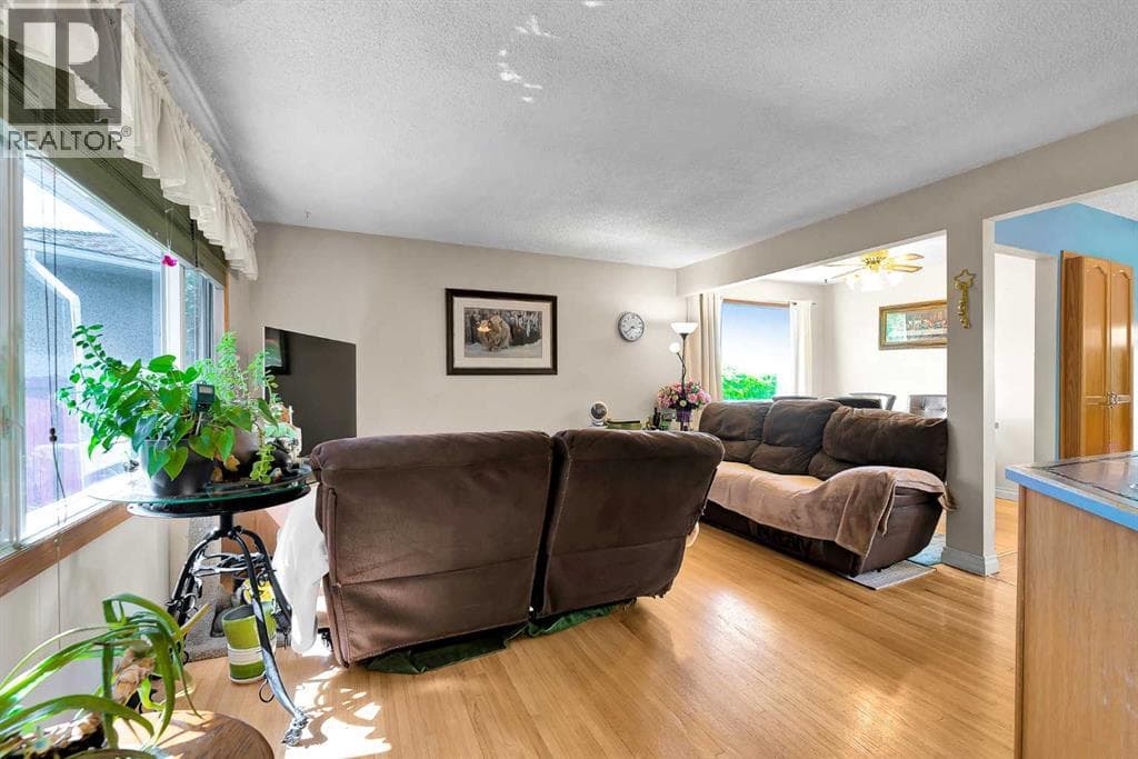 244 Travis Place NE — photo 5