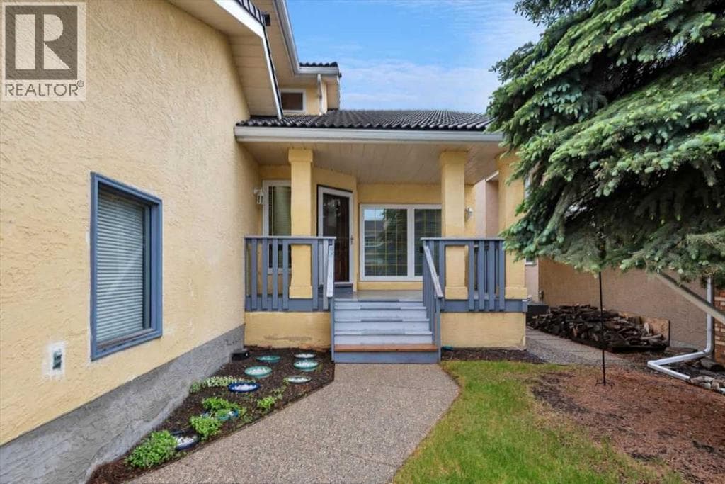 231 Mt Victoria Place SE — photo 2