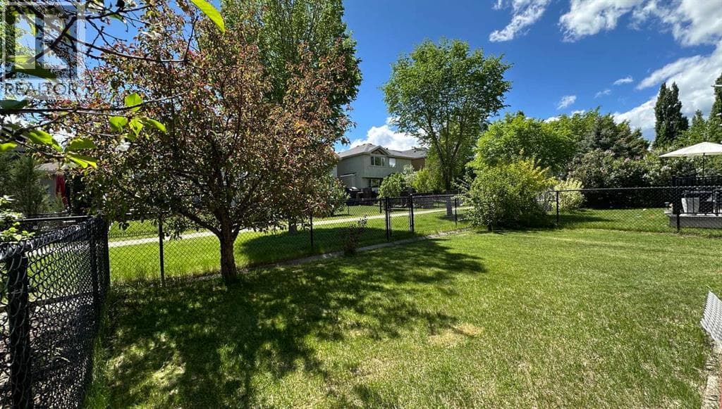 264 Everwillow Green SW — photo 2