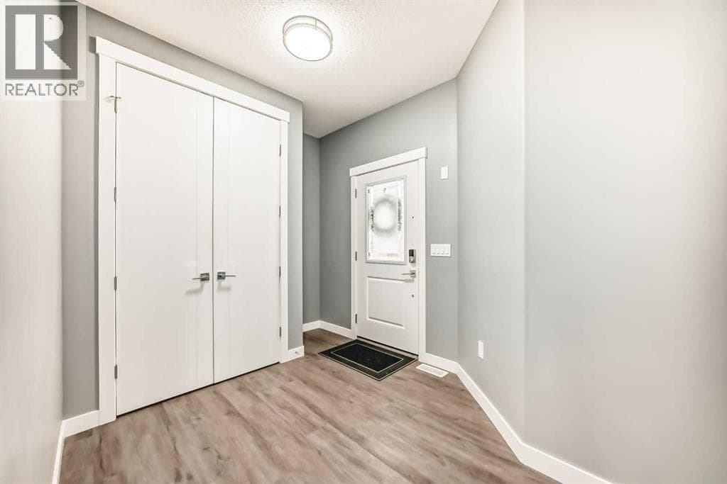 753 Edgefield Crescent — photo 5