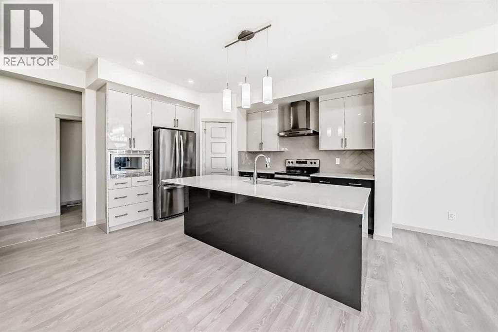 31 Lucas Passage NW — photo 2