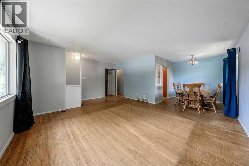 1032 89 Avenue SW photo 5