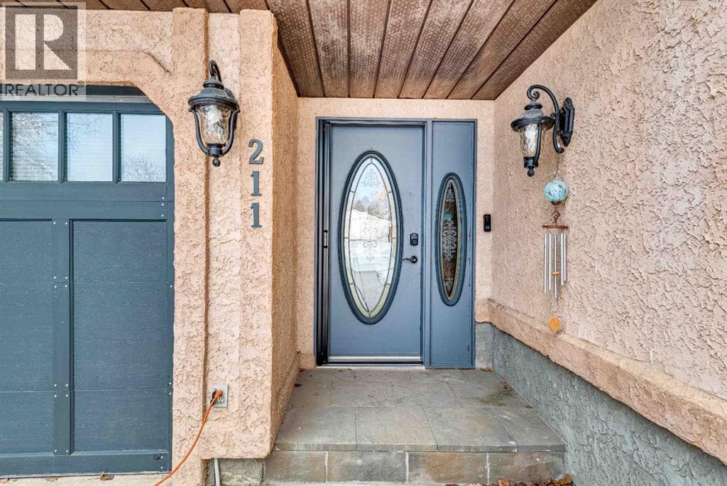 211 4 Avenue SE — photo 3