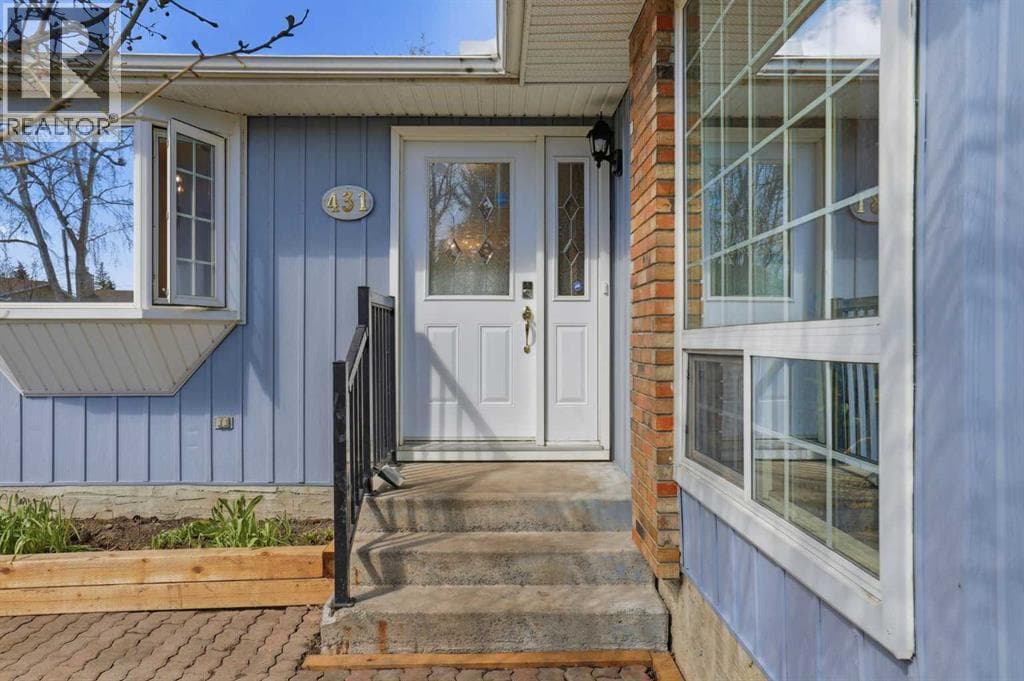 431 Queen Charlotte Drive SE — photo 3