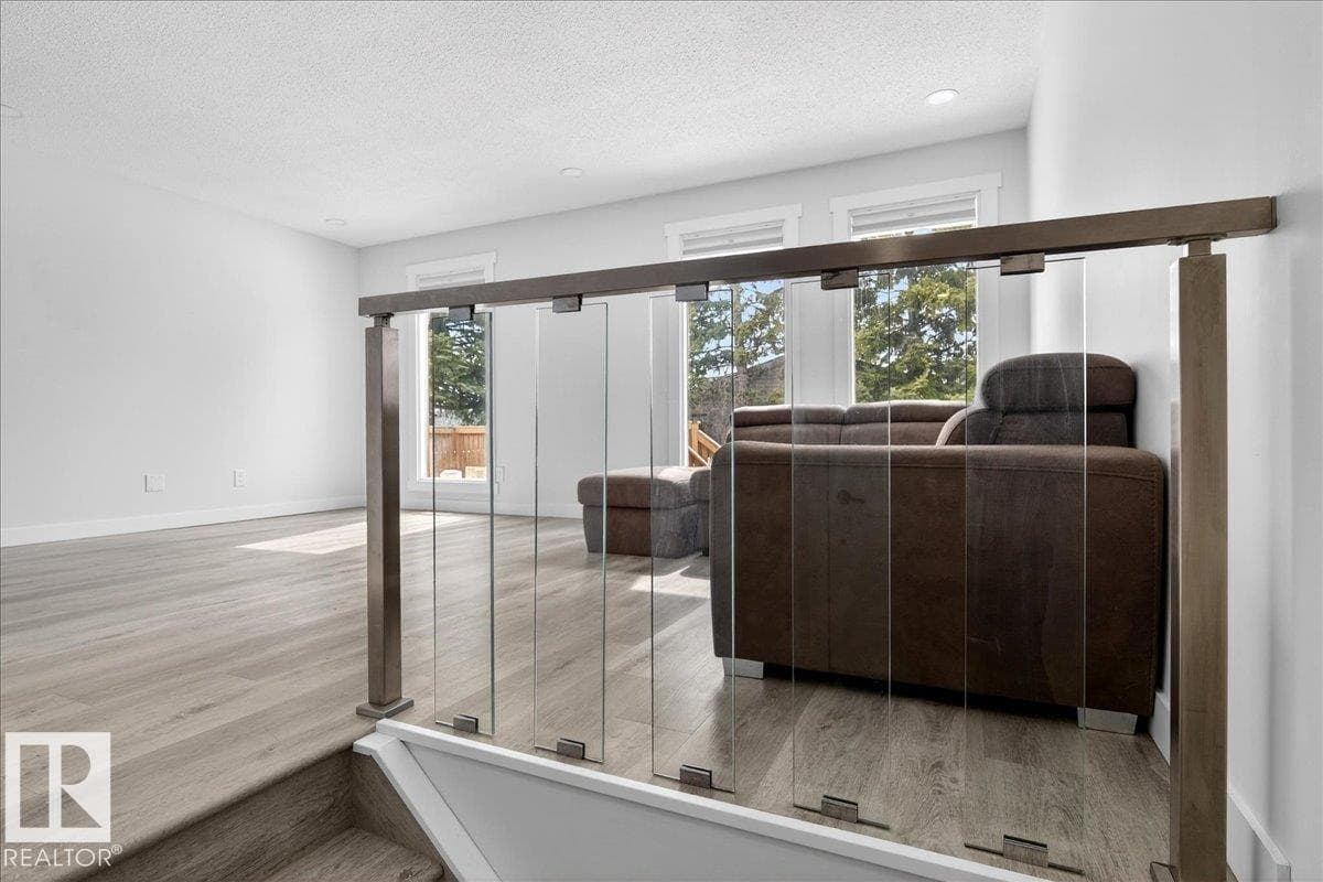 9915 173 AV NW — photo 5