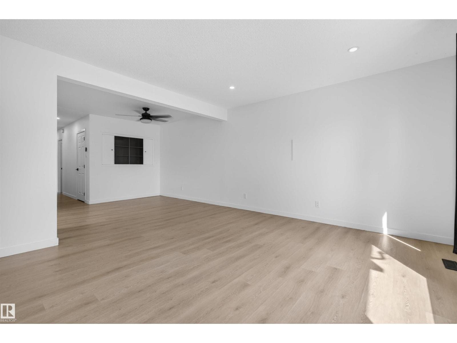 7304/7306 78 AV NW — photo 5