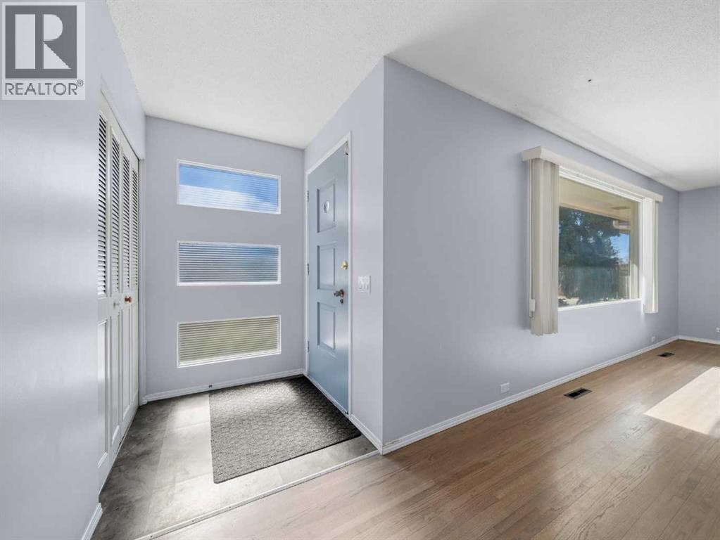5123 Bulyea Road NW — photo 3