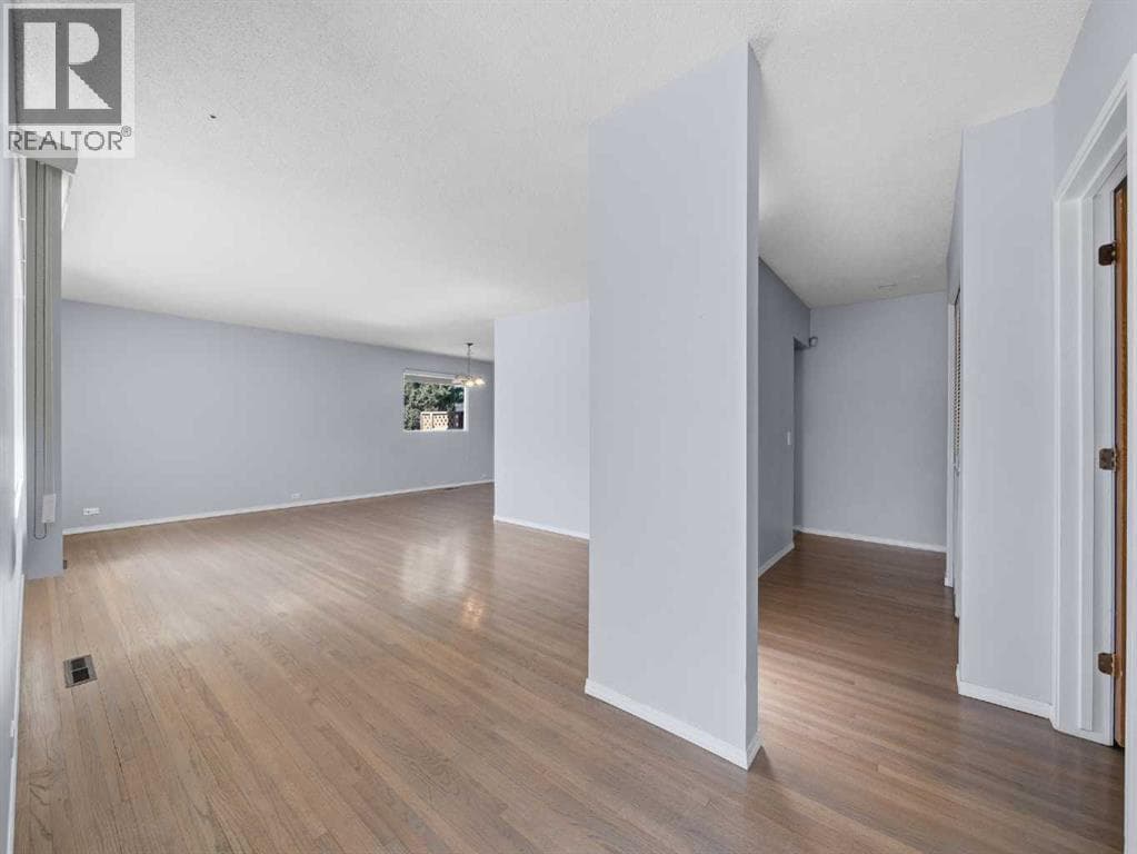 5123 Bulyea Road NW — photo 4