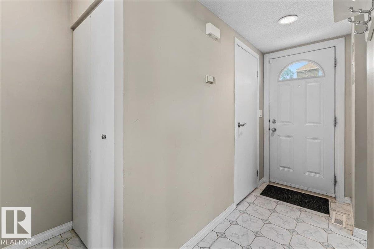 5512 19A AV NW — photo 4