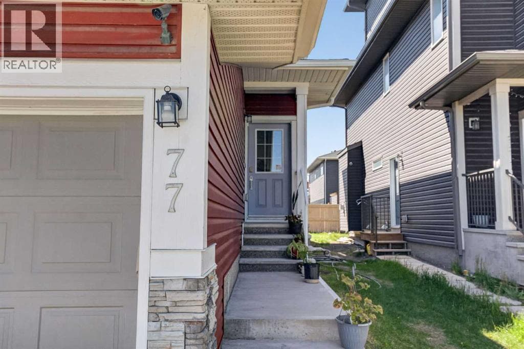77 Saddlestone Place NE — photo 2