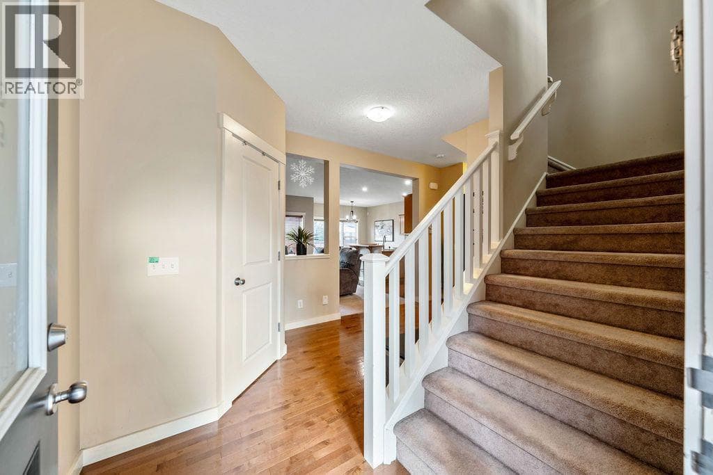 1625 Copperfield Boulevard SE photo 2