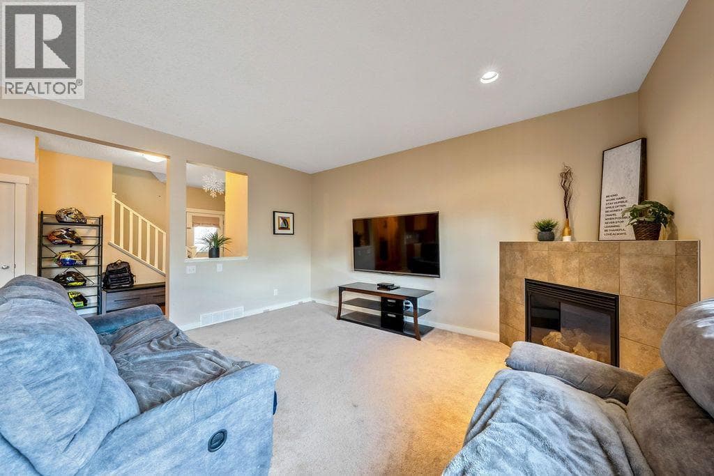 1625 Copperfield Boulevard SE photo 8