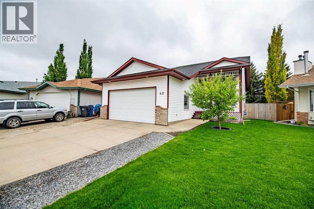 42 Logan Close — photo 2