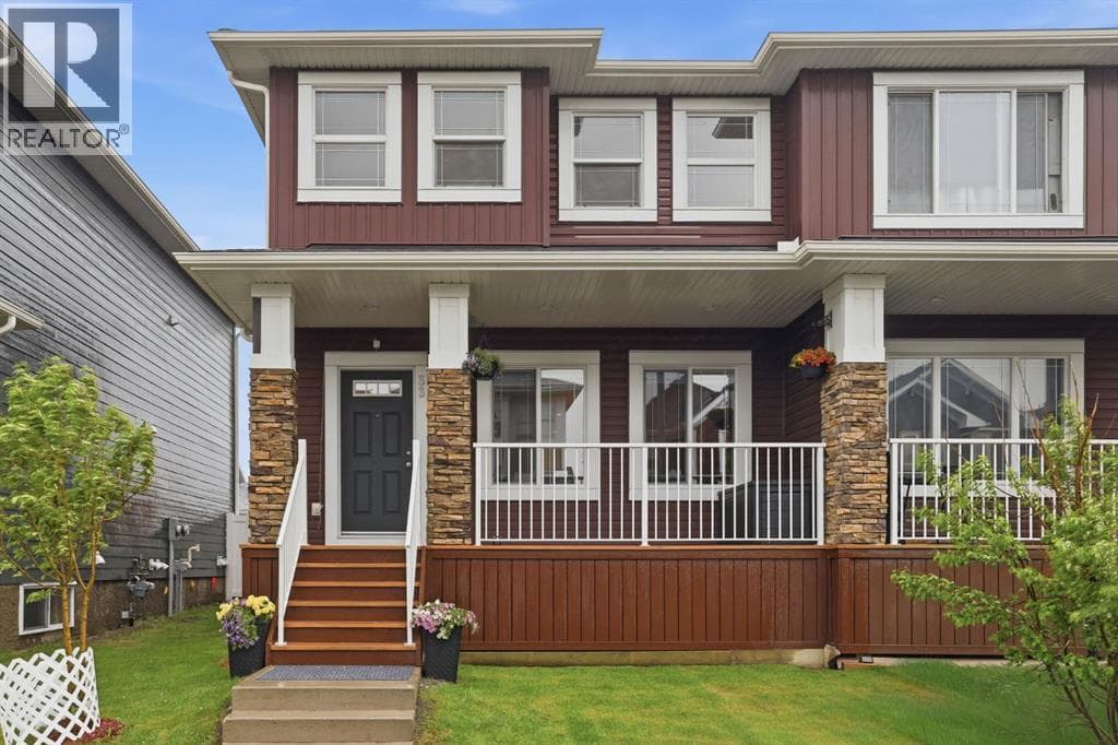 33 Redstone Common NE