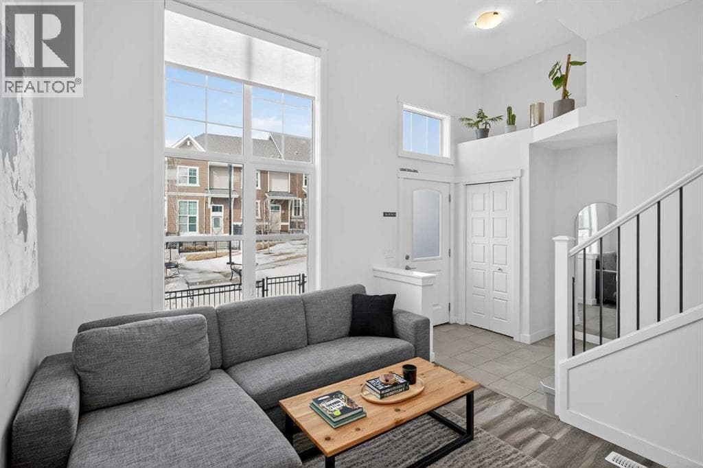 103 Cranbrook Walk SE — photo 4