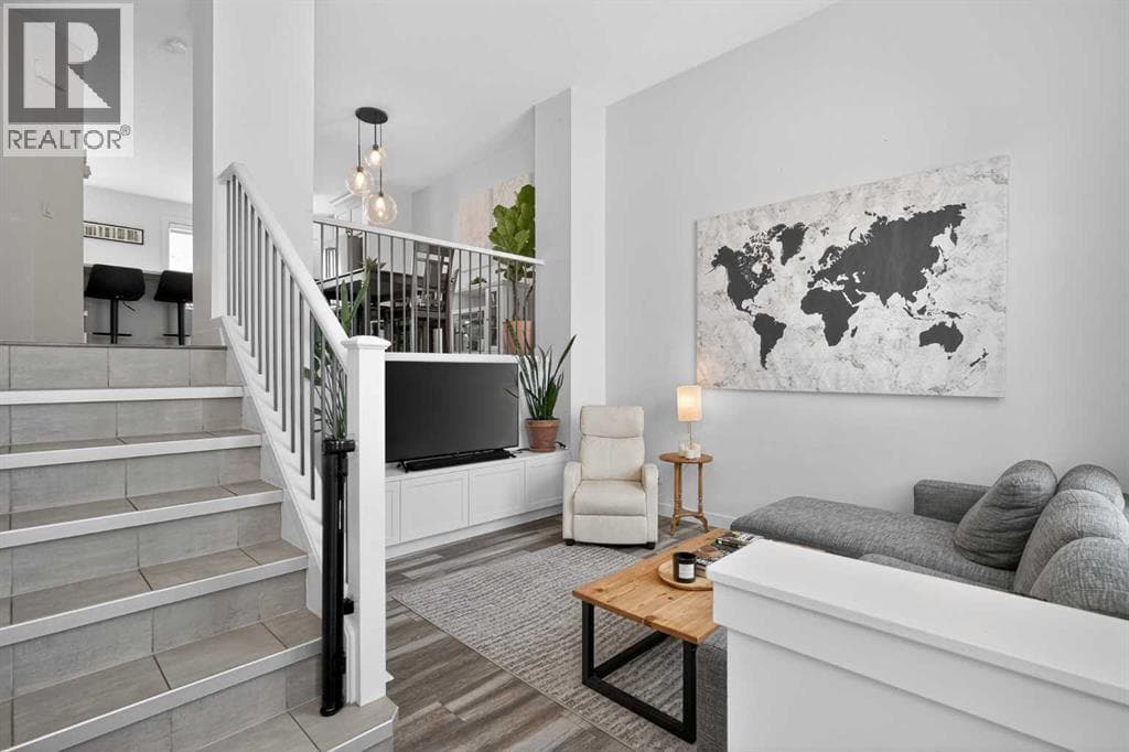 103 Cranbrook Walk SE — photo 2
