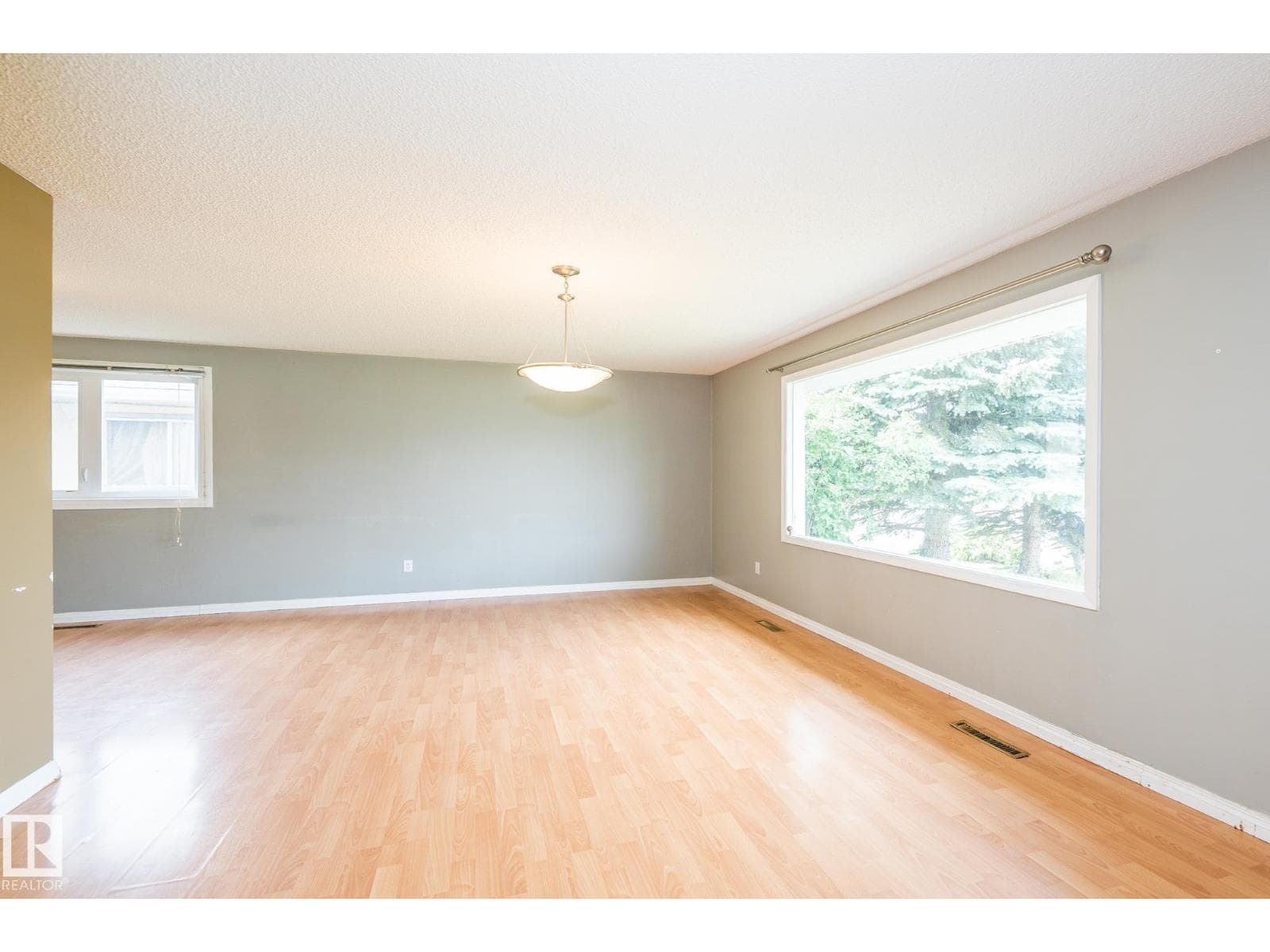 7543 149A AV NW — photo 5