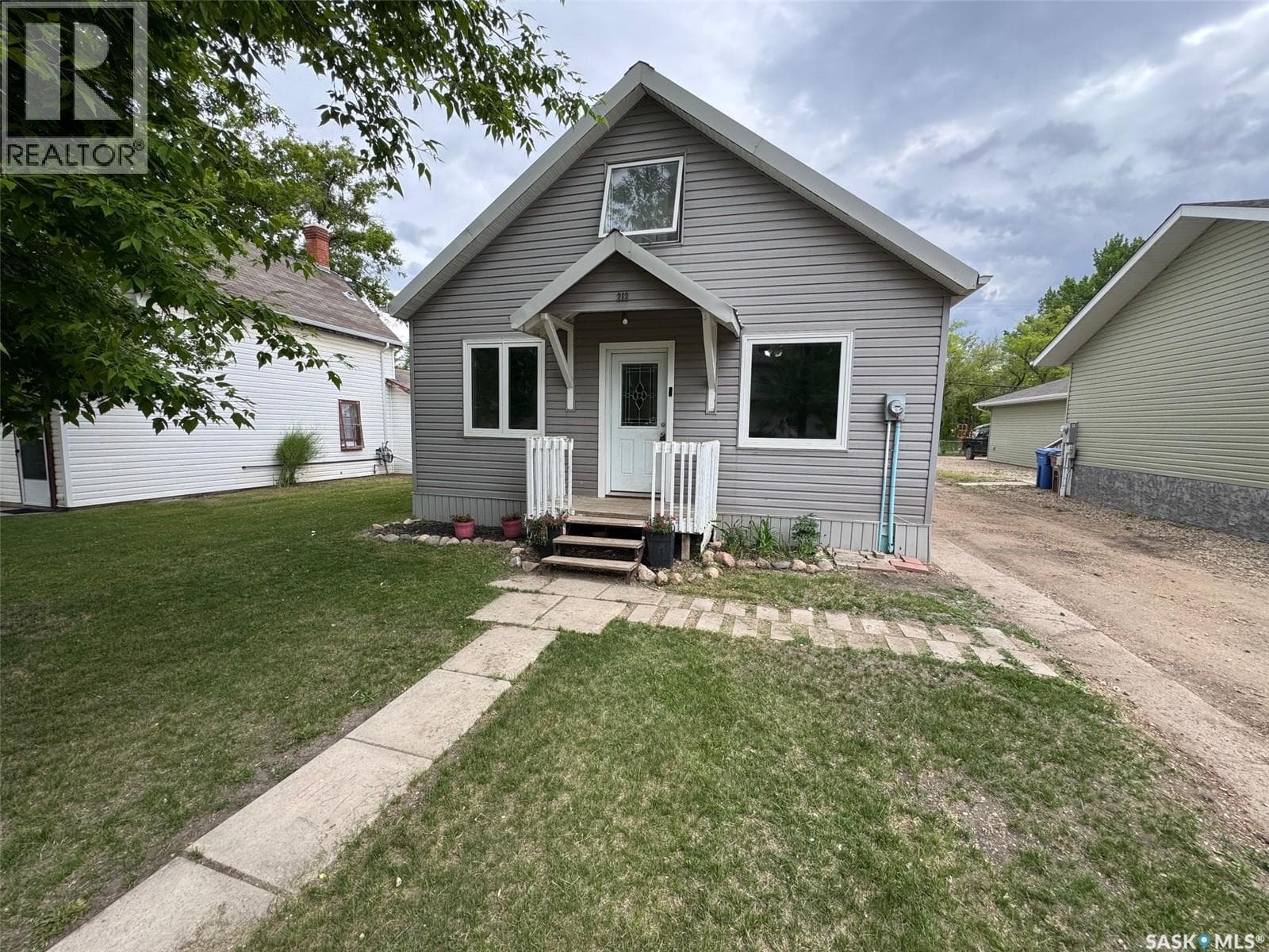 212 Crawford AVENUE W