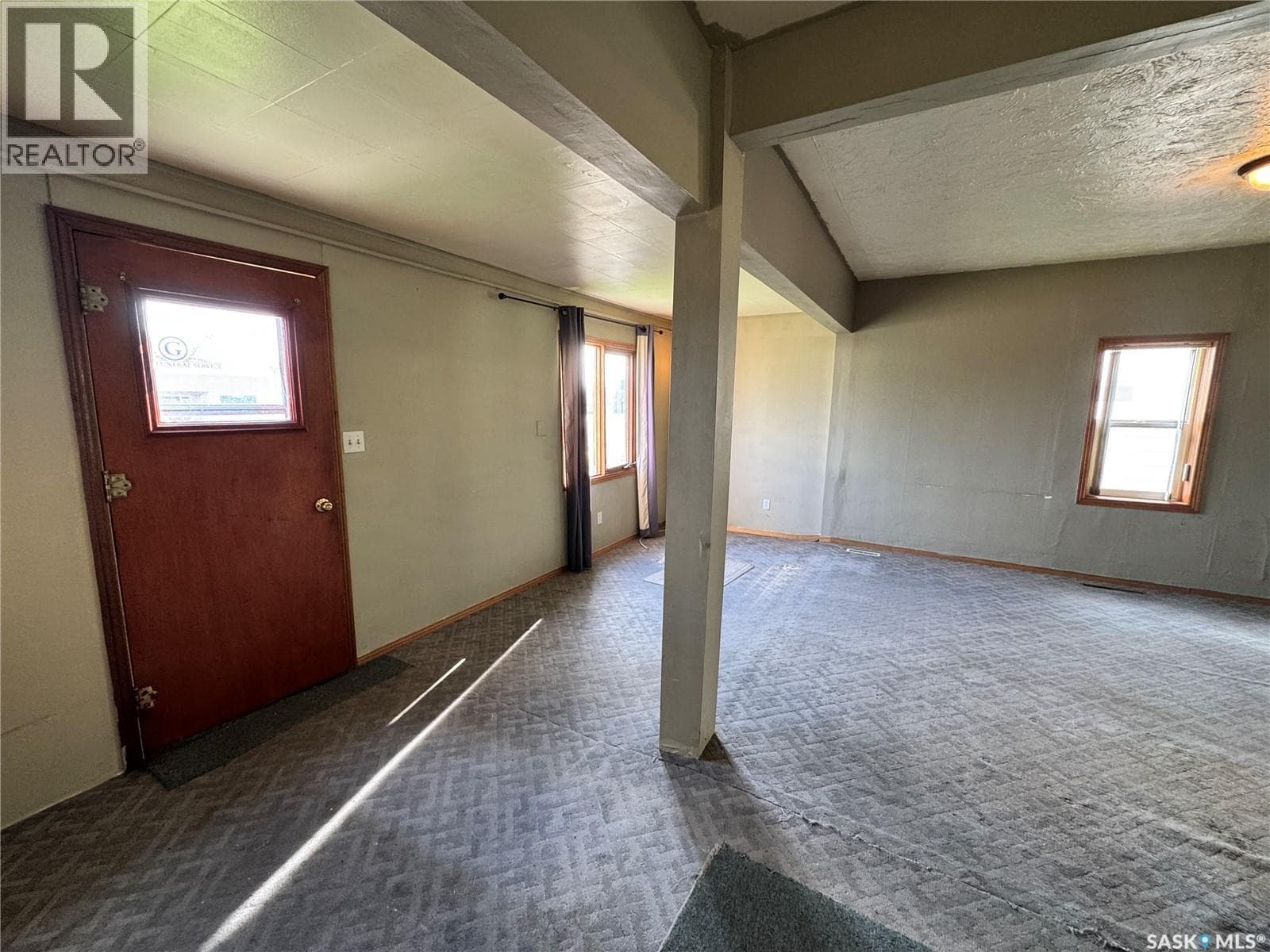117 2nd AVENUE E — photo 2
