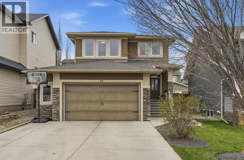 44 Westridge Crescent