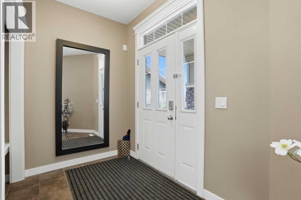 44 Westridge Crescent — photo 3