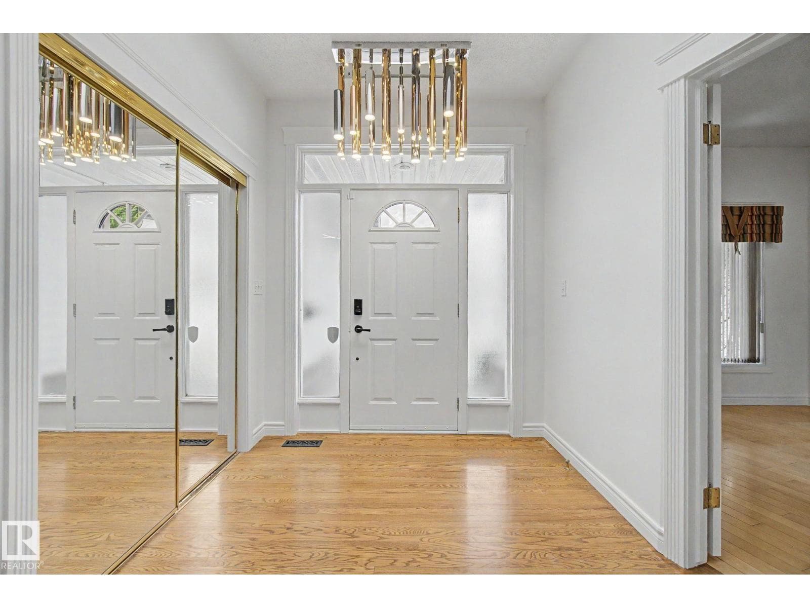 485 REGENCY DR — photo 3