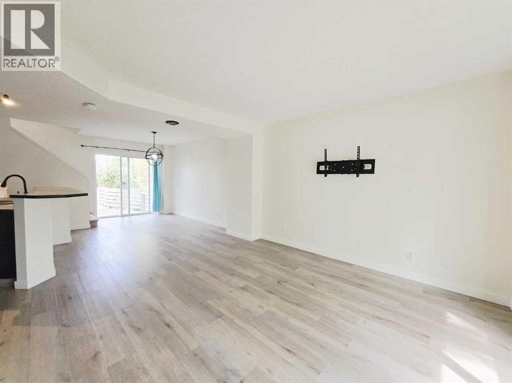 210 Prestwick Circle SE — photo 3