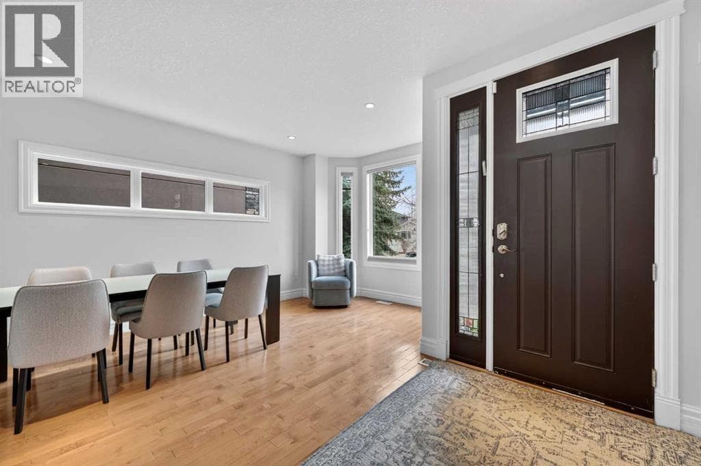 1924 48 Avenue SW — photo 4