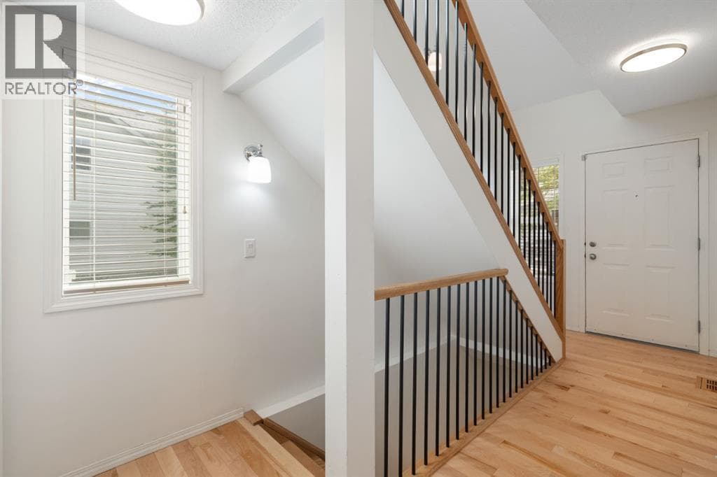 10 Eversyde Court SW — photo 4