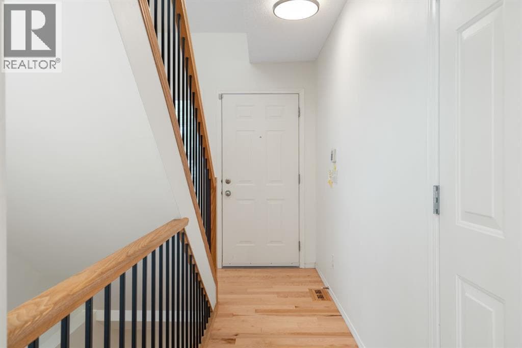 10 Eversyde Court SW — photo 3