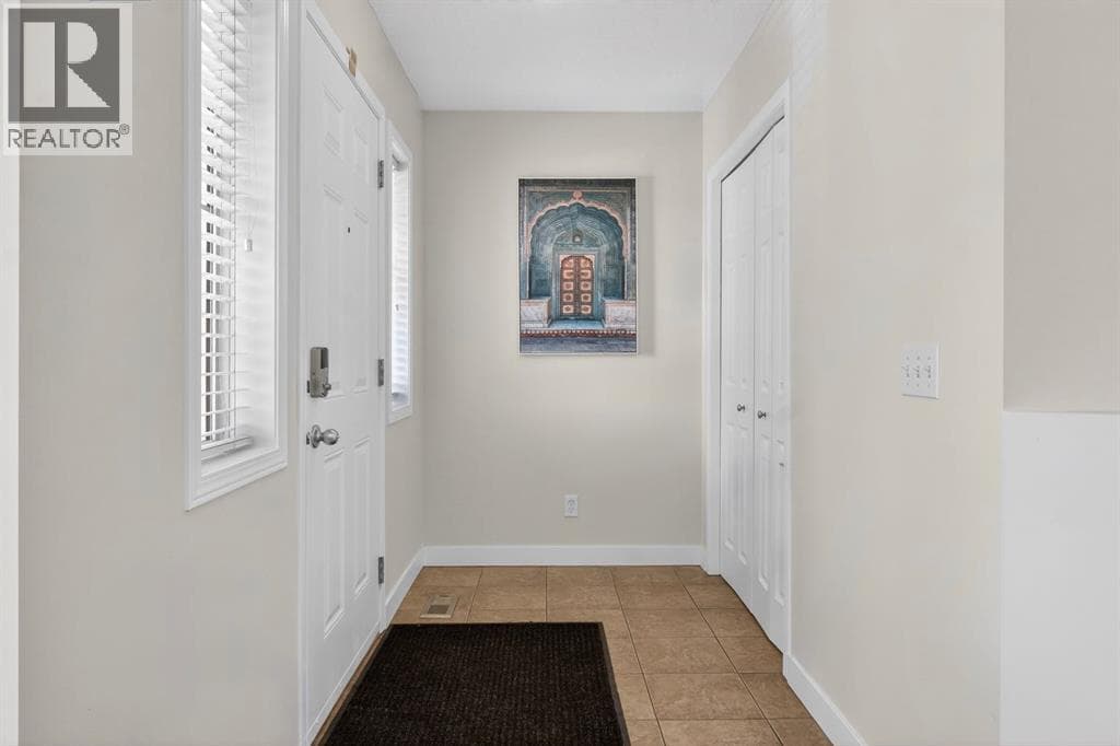 28 Elgin View SE — photo 3
