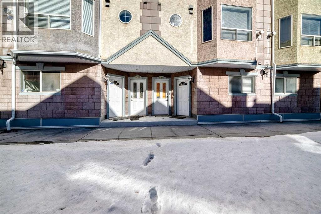 1507 11 Street SW — photo 2