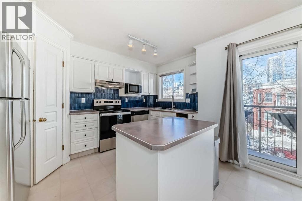 1507 11 Street SW — photo 4