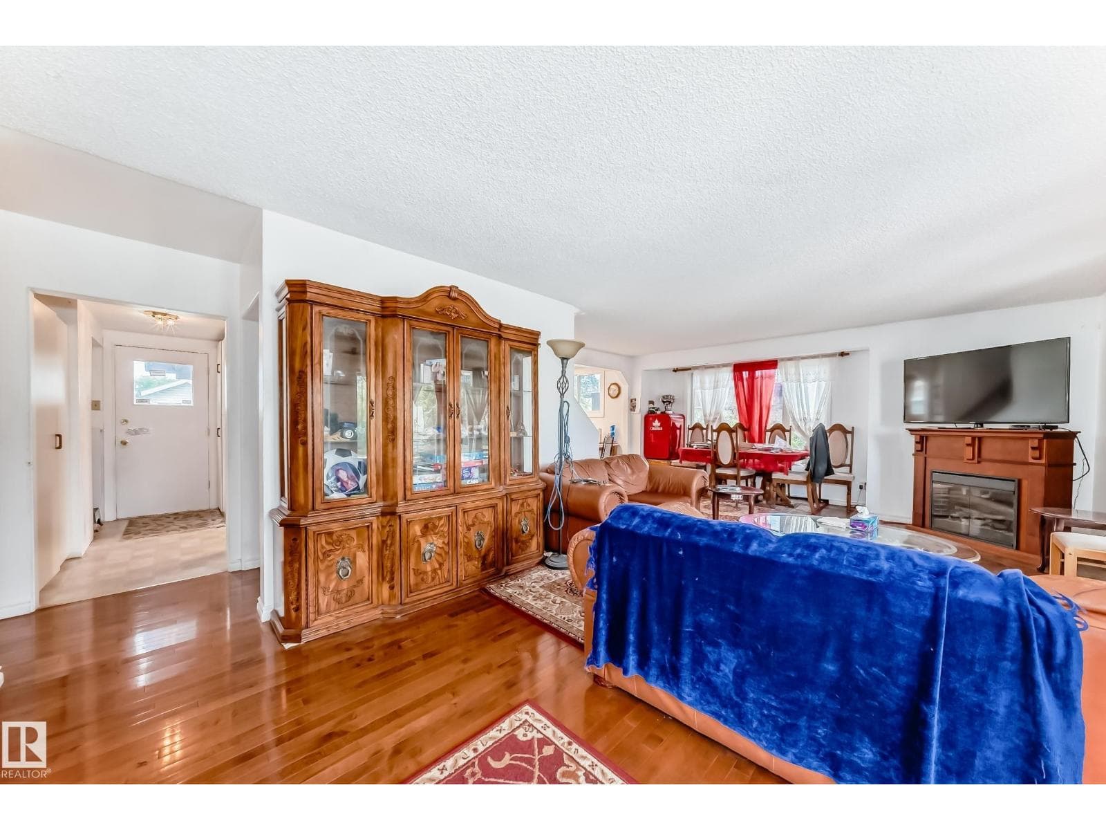 6804 102A AV NW — photo 5