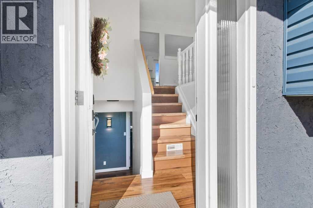 5344 37A Street — photo 5