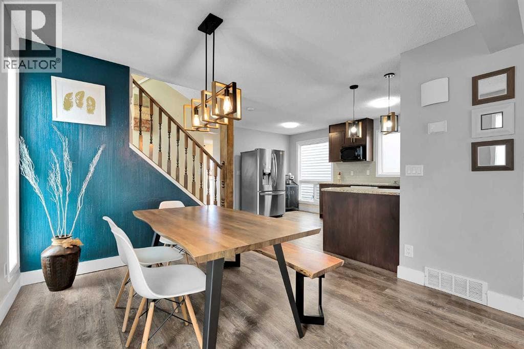 44 Strathclair Rise SW — photo 4