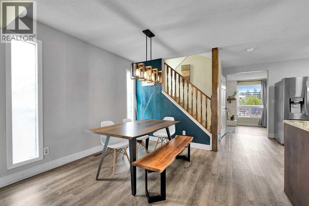 44 Strathclair Rise SW — photo 5