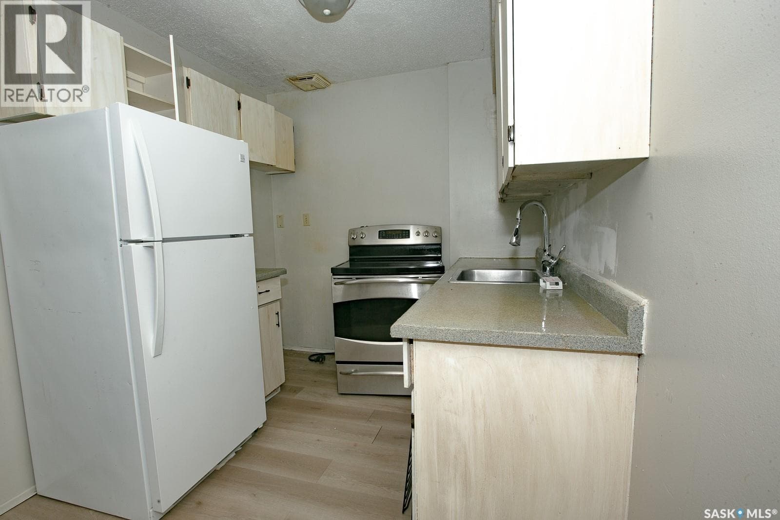 4140 Castle ROAD — photo 4
