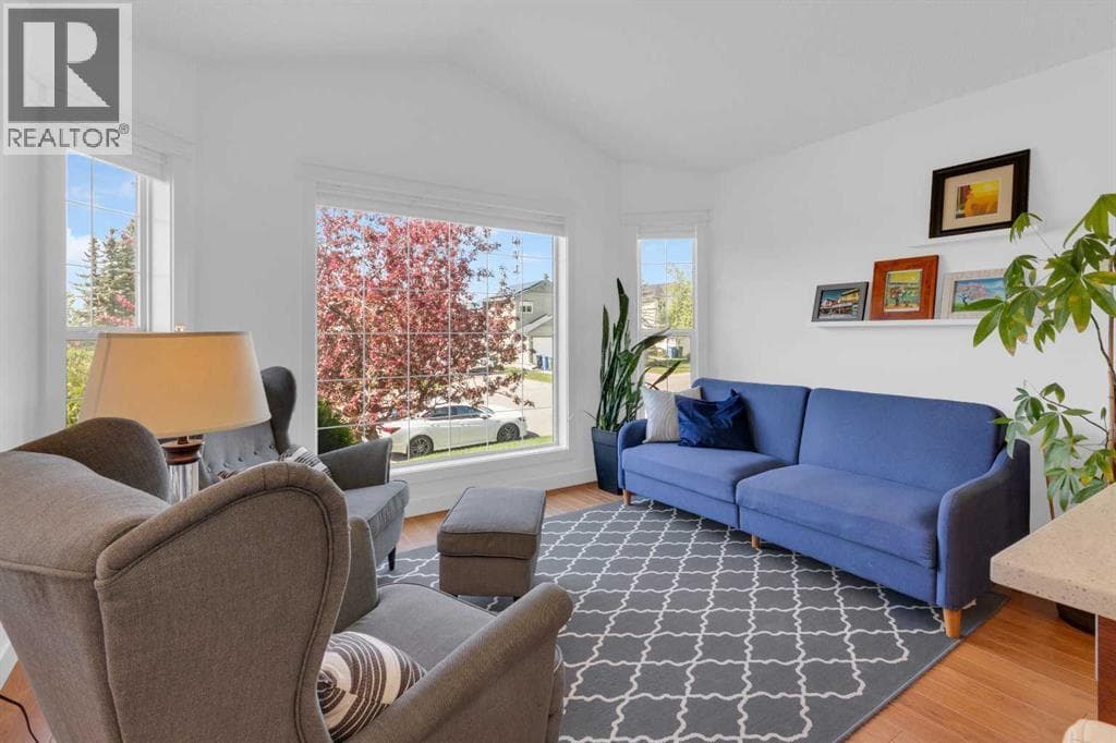131 Country Hills Way NW — photo 2
