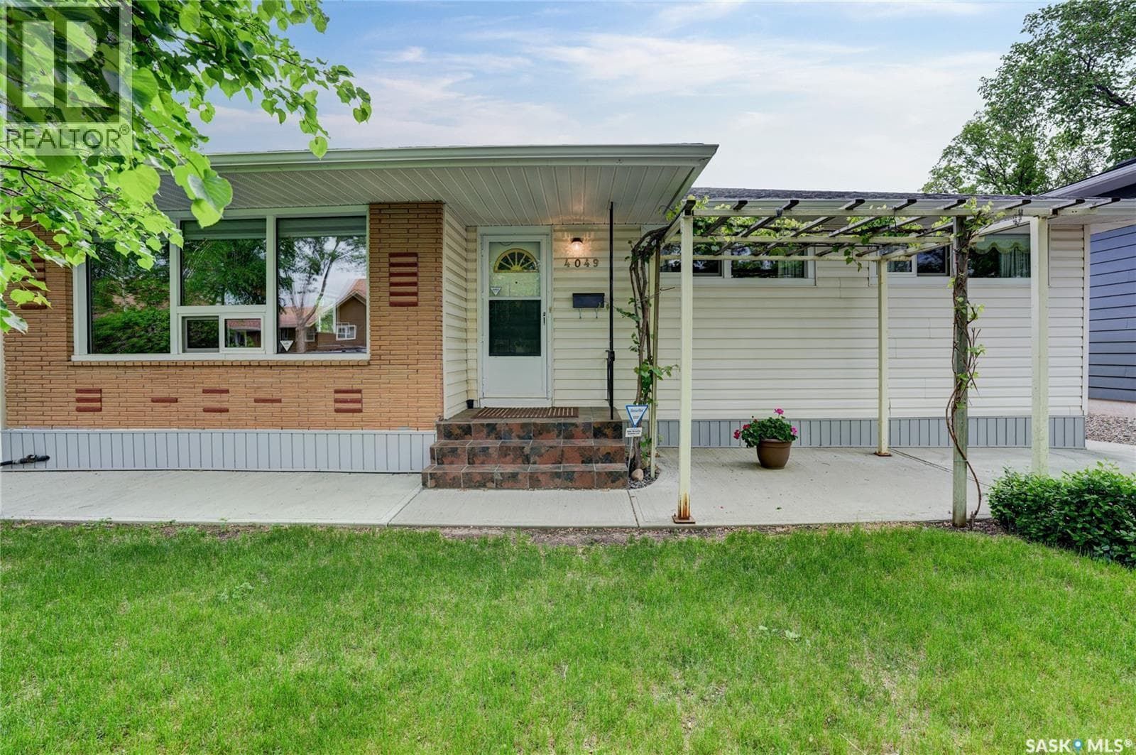 4049 Garnet STREET — photo 2