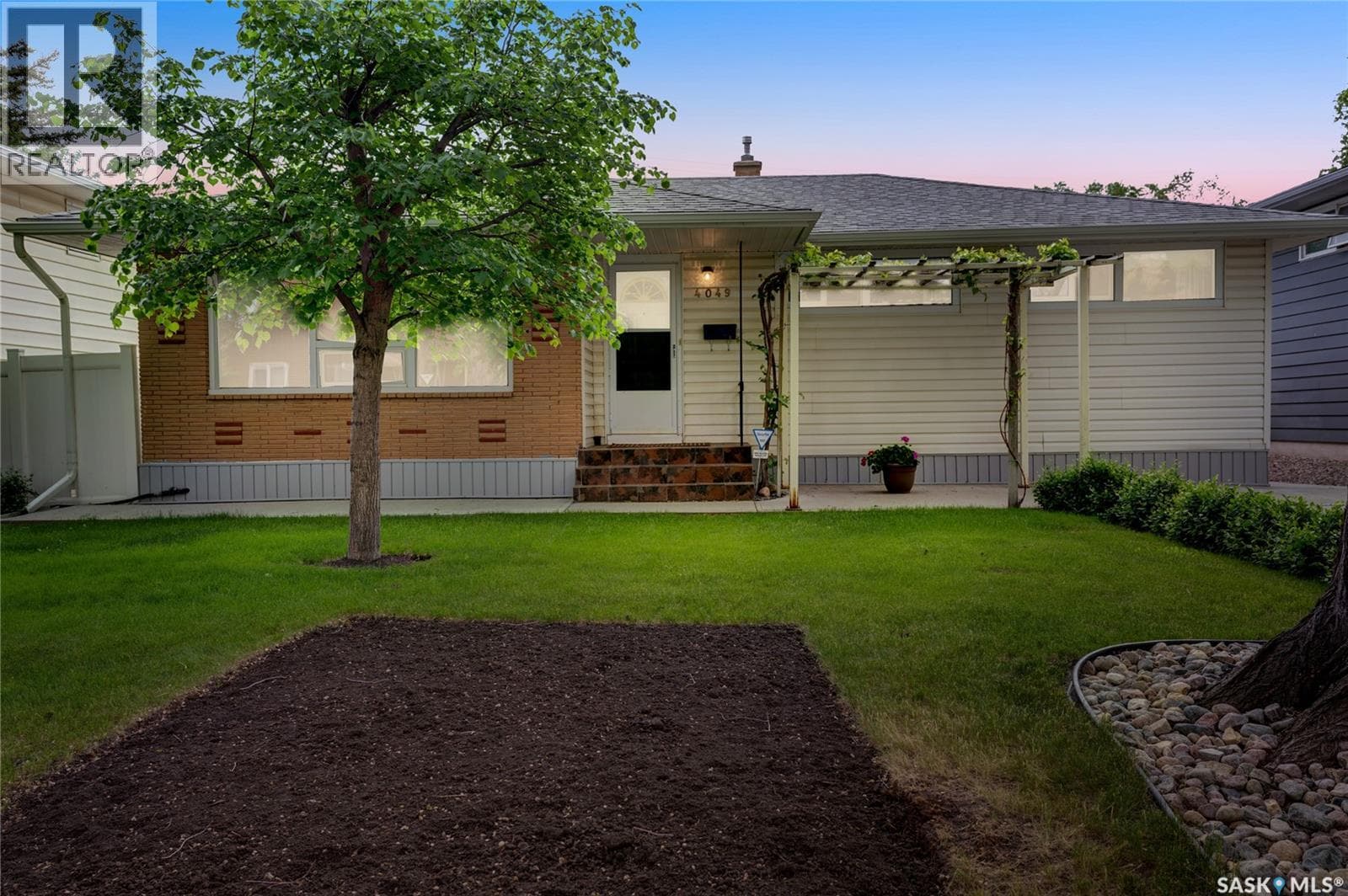4049 Garnet STREET — photo 3