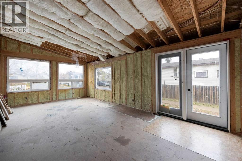 232 Greenwich Lane — photo 3