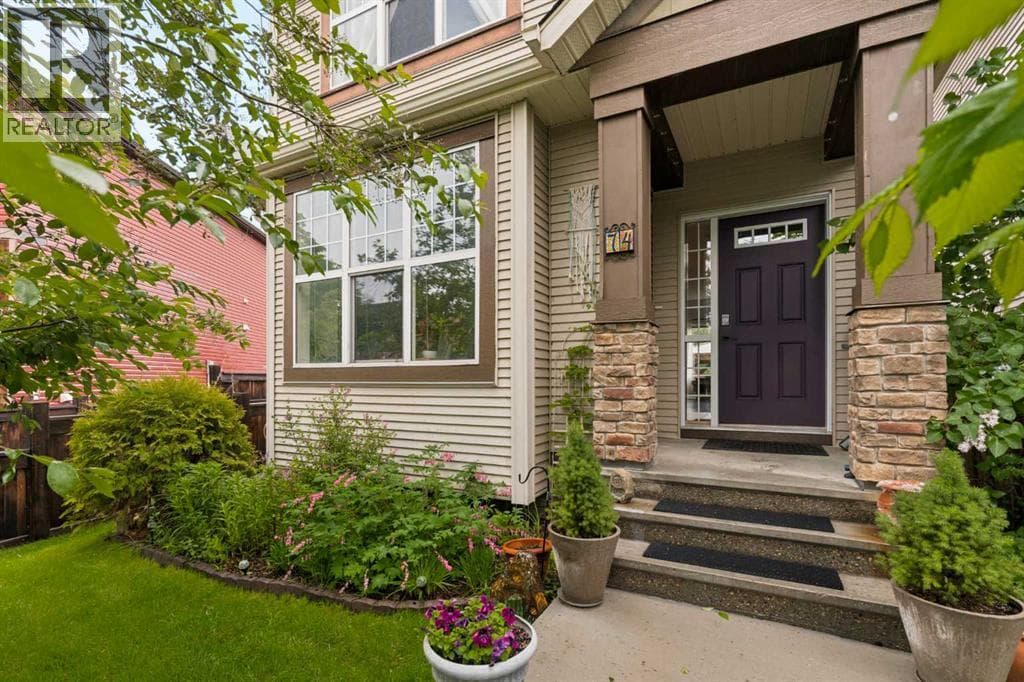 74 Autumn Crescent SE