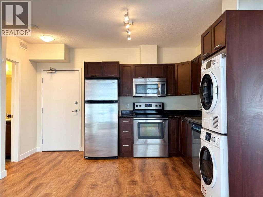 208, 3820 Brentwood Road NW — photo 3
