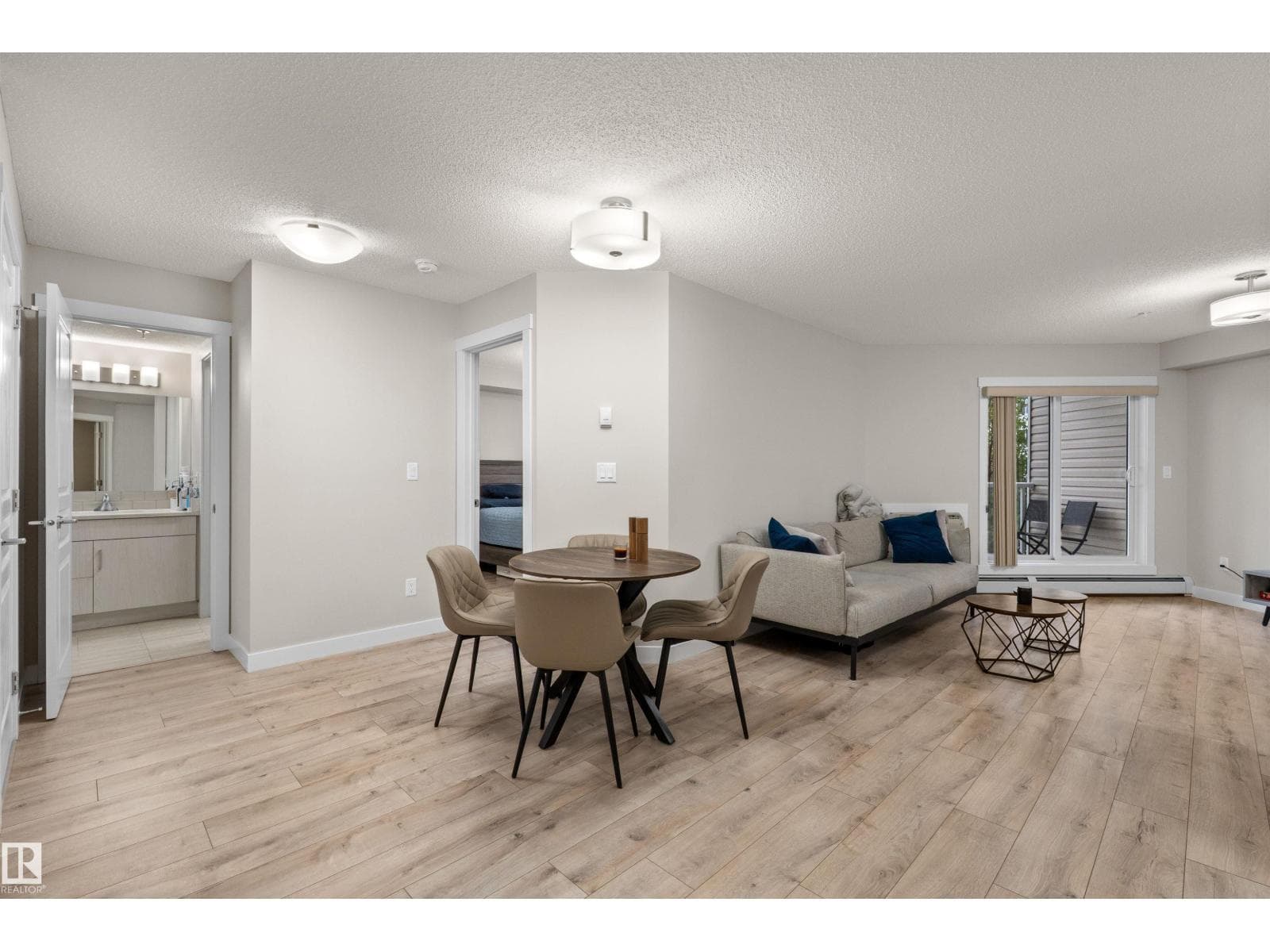 #210 2229 44 AV NW — photo 5